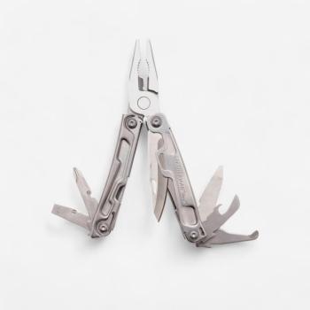 Multiszerszám 14 funkcióval Leatherman kép