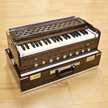 Sat Nam Harmonium Classic 5 regiszter sötétbarna kép